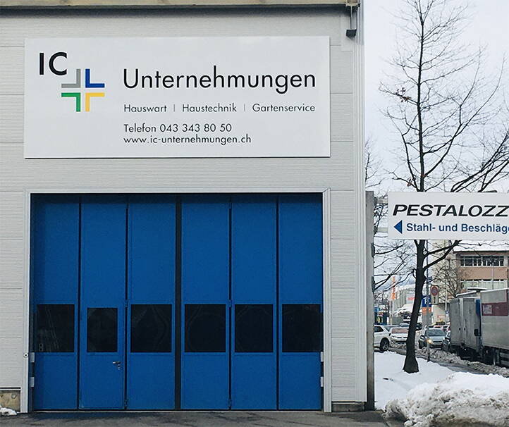 Fassadenschild, IC Unternehmungen