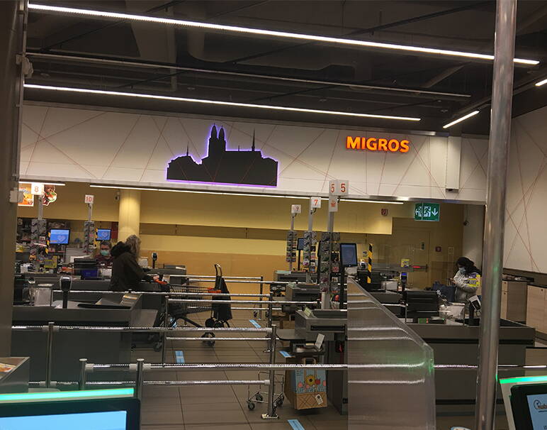 Leuchtreklame, Migros Flughafen